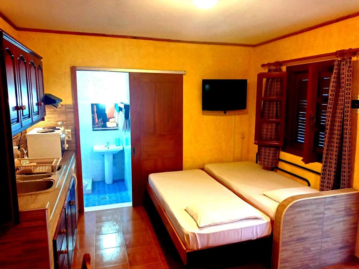 Sunrise Apartments Paleocastro Esterno foto